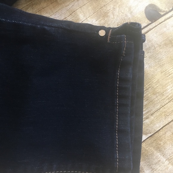 White House Black Market Capri Jeans - Picture 5 of 7